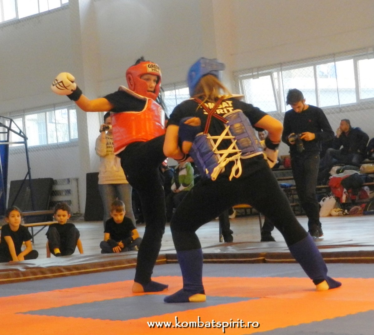 Fetele Kombat Spirit Bucuresti